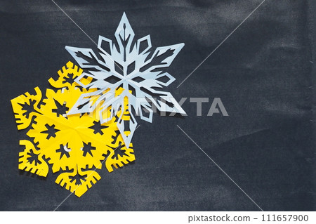 由摺紙製成的雪花 111657900