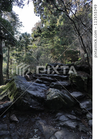 本宮山利香神社奧宮天王岩座 111658349