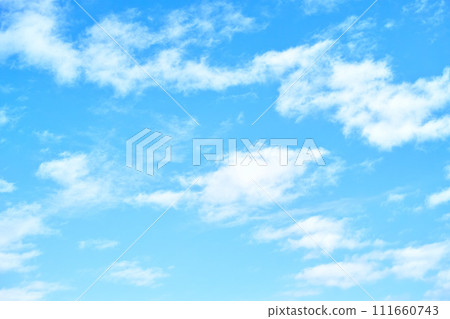 藍色的天空和雲圖像 111660743