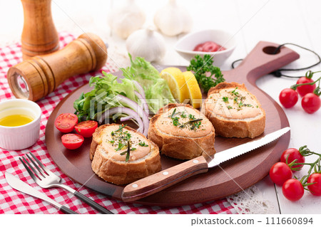 Mentaiko French bread 111660894