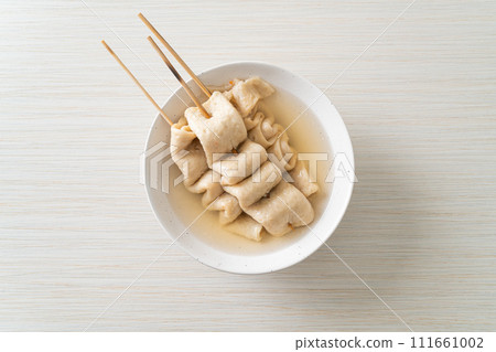 Odeng - Korean fish cake skewer in soup 111661002