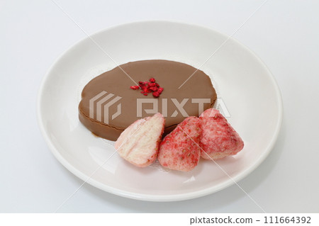 Chocolate rusk and whole strawberry chocolate 111664392