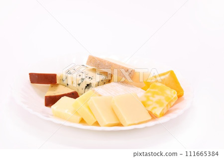 什錦起司明亮的背景切達高達 什錦起司明亮的背景切達高達 111665384