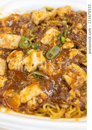 美味的麻婆炒麵 111670555
