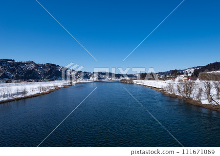 Uono River and snowy scenery (Photo: Uonuma City, Niigata Prefecture) Uono River and snowy scenery (Photo: Uonuma City, Niigata Prefecture) 111671069