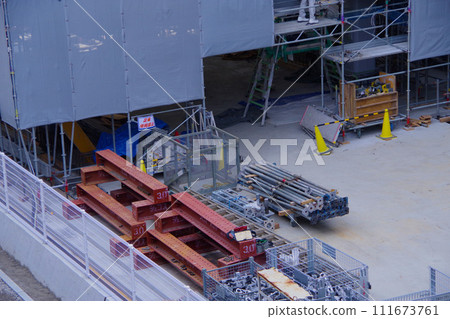 建築施工現場 鋼架 與城市發展相關的建築 建築施工現場 鋼架 與城市發展相關的建築 111673761