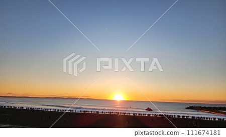 元旦第一場日出海上 111674181