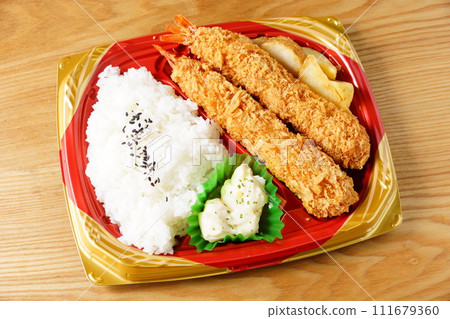 Shrimp fried lunch 111679360