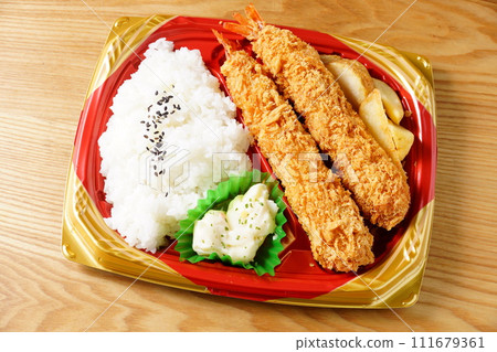 Shrimp fried lunch 111679361