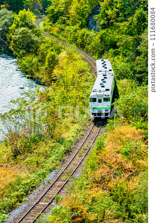 石北本線(白瀧~丸塞布)沿著湧別川運行的紀波40號~白瀧的誕生地~ 石北本線(白瀧~丸塞布)沿著湧別川運行的紀波40號~白瀧的誕生地~ 111680084