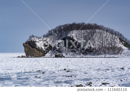 Kameiwa and drift ice 111680110