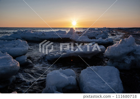 Drift ice and sunrise on the Notsuke Peninsula Drift ice and sunrise on the Notsuke Peninsula 111680718