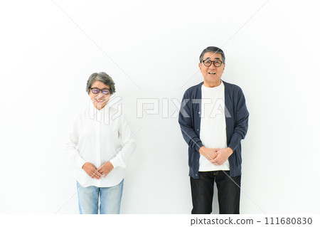 Senior couple friend 111680830