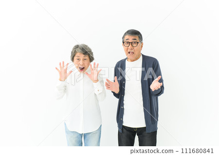 前輩驚訝 111680841