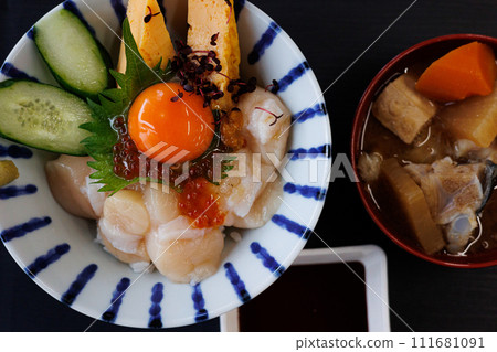 Mutsu Bay Scallop Seafood Bowl (Noheji Town, Aomori Prefecture) Mutsu Bay Scallop Seafood Bowl (Noheji Town, Aomori Prefecture) 111681091
