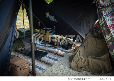 帳篷內部 帳篷佈置 帳篷搭建 露營 露營 111682625