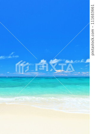 沖繩宮古島 夏日藍天與大海 111683661