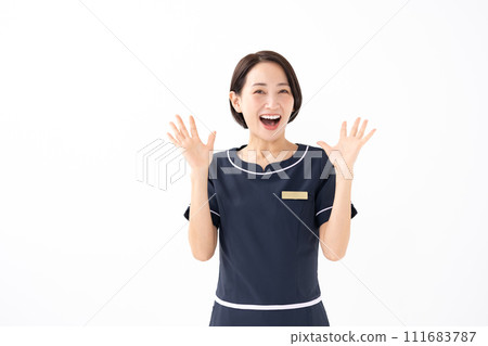 女制服美容師驚訝 111683787