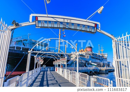 Hikawa Maru moored in front of Yamashita Park, Yokohama City, Kanagawa Prefecture Hikawa Maru moored in front of Yamashita Park, Yokohama City, Kanagawa Prefecture 111683817