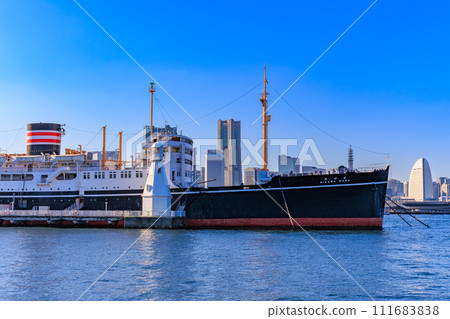 從神奈川縣橫濱市山下碼頭看到的冰川丸 111683838
