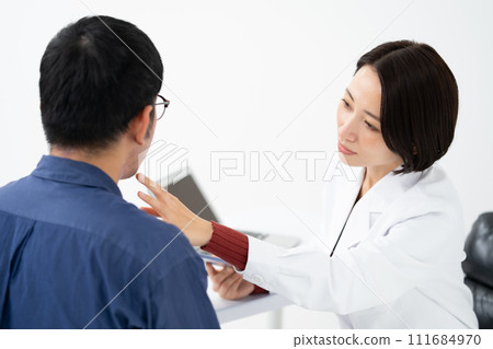 醫療病人醫生白大衣異位性皮膚炎 111684970