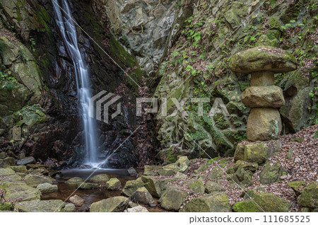 Genji Falls, Katano Hakkei, Katano City, Osaka Prefecture 111685525