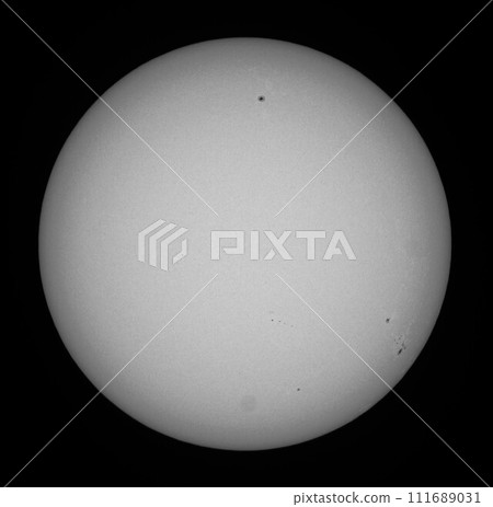 Full image of the sun taken with white light using a refracting telescope with a diameter of 120 mm 111689031