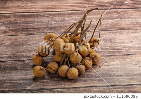 Ripe sweet tropical Longan fruit Ripe sweet tropical Longan fruit 111690089