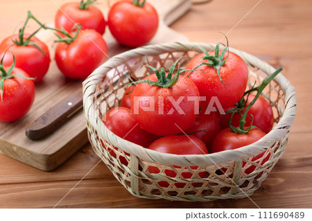 Fresh tomatoes Fresh tomatoes 111690489