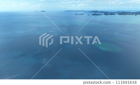 印尼科莫多國家公園凱洛島的壯麗景色鳥瞰圖 027 111691638