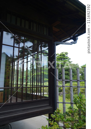日本四國香川縣高松市玉藻公園的 Hiunkaku。玉藻公園內的一棟日式古宅。 111692392