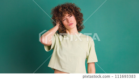 Adult woman with her hands on her head because she has forgotten something 111693383