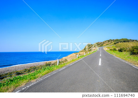 長崎縣平戶市冬季生月日落之路 111694740