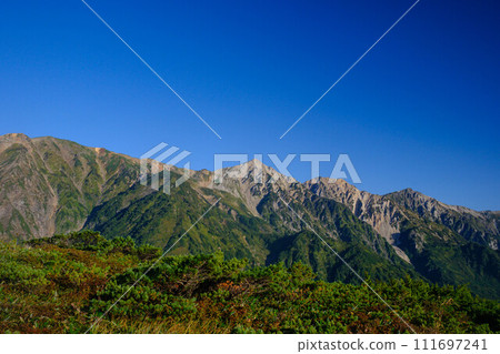 [唐松岳] 從八方一號看過去的白馬三山_02 111697241