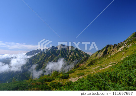 [Karamatsudake] Mt. Goryu seen from Happo-one_03 111697697