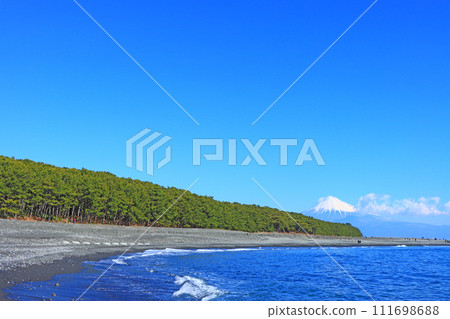Scenery of Miho no Matsubara and Mt. Fuji, Shizuoka City, Shizuoka Prefecture 111698688