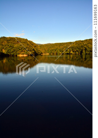 Beautiful lake surface of Sasaryu Buttress Dam 111699163