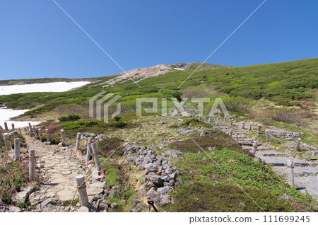 從白山室堂平眺望禦前峰 111699245