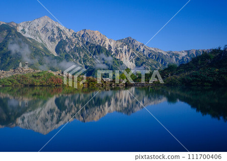 [Karamatsudake] Hakuba Sanzan seen from Happo Pond_02 111700406