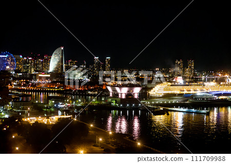 Night view of Minato Mirai 111709988