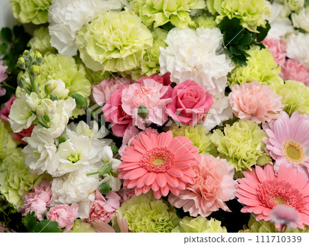flower arrangement  111710339