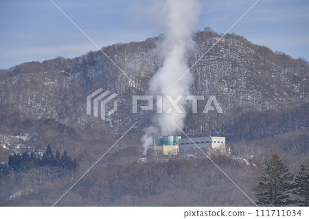 Photographing the scenery of Hokkaido Electric Power's Nigorikawa Geothermal Power Plant in Morimachi, Hokkaido in early spring 111711034