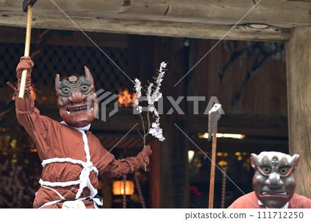 Oni-yarai at Omiji Temple, oni dancing with torches raised, Oshibudani-cho, Nishi-ku, Kobe City 111712250