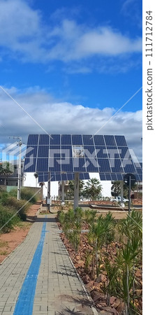 Sun capture plate for generating energy through the panels, with angular movement for greater efficiency 111712784