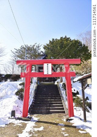 Photographing the scenery of Higashimori Inari Shrine in Morimachi, Hokkaido in early spring 111714561