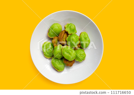 Kanom Krok Singapore, Pandans hot cake. Thai dessert Kanom Krok Singapore, Pandans hot cake. Thai dessert 111716650