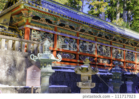 Snowy right corridor Snowy right corridor 111717023