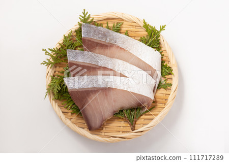 [Produced in Hokkaido] Shioburi, cold wind-dried (pickled in the mountains with salt, dried and aged in the beach breeze for 5 to 7 days) 111717289
