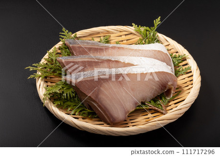 [Produced in Hokkaido] Shioburi, cold wind-dried (pickled in the mountains with salt, dried and aged in the beach breeze for 5 to 7 days) 111717296