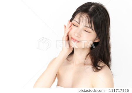 一個迷人的女人的美麗形象 111717336